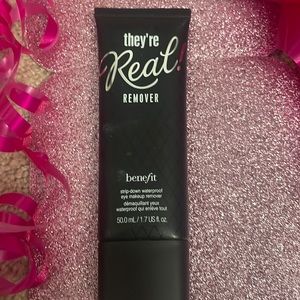 Benefit they’re real Remover